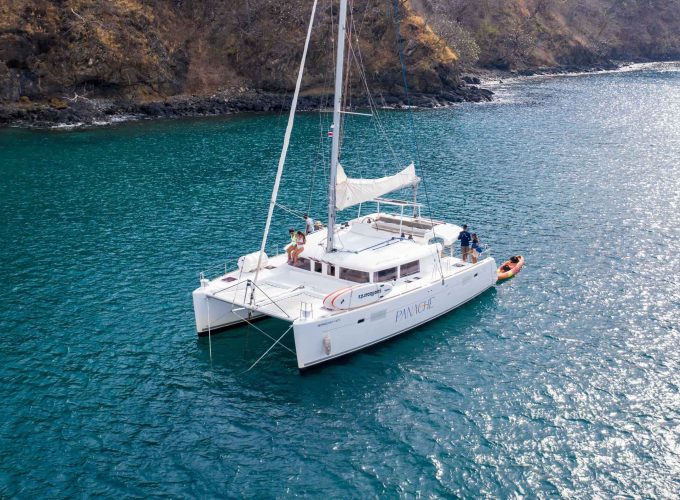 Catamaran/Sailboat & Snorkeling Tour